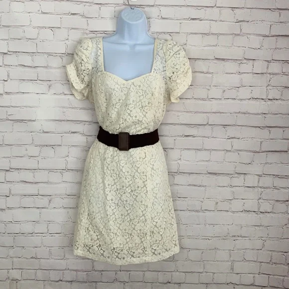 guess floral dress with lace Factory Women's V-neck Floral Dress with Metallic Accents, Green Size L main image 1